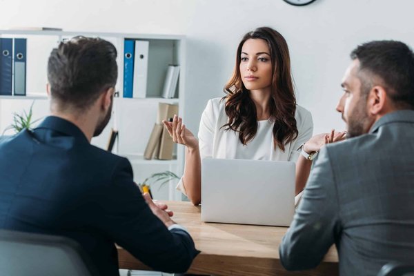 Comment une SASU peut-elle attirer des investisseurs en solo ?