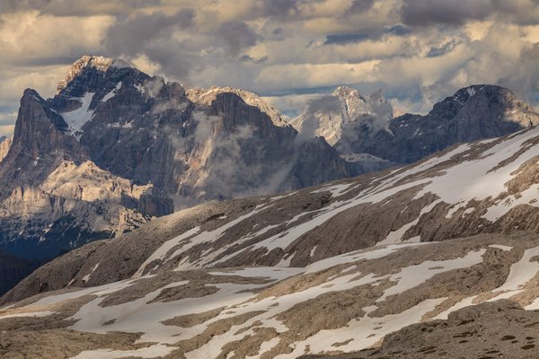 Quelles ressources sont mises en valeur dans les Alpes ?