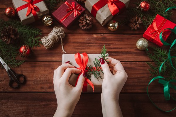 Emballage cadeau avec boîtes : astuces pour un style unique !